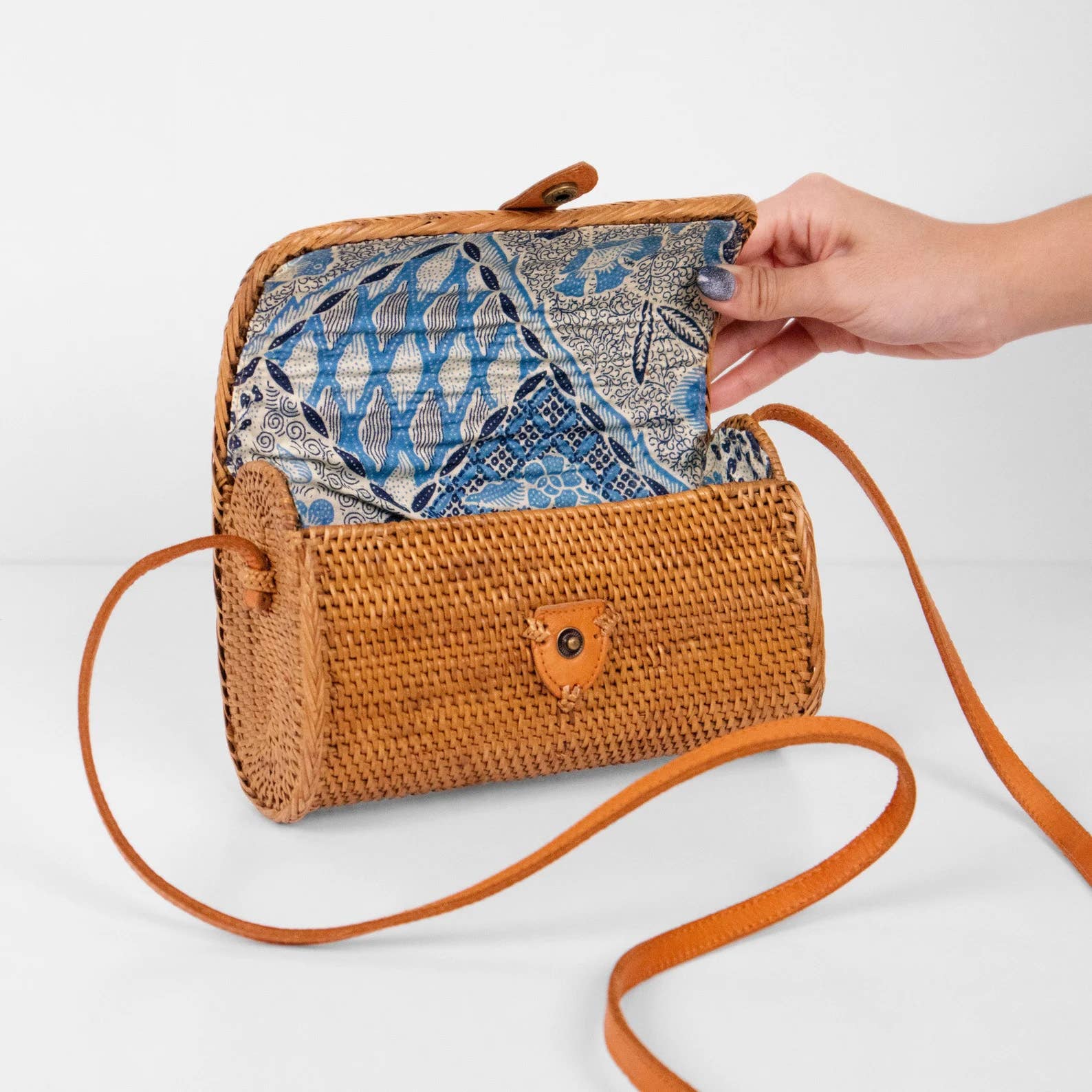 Earthbound - Rounded Clutch