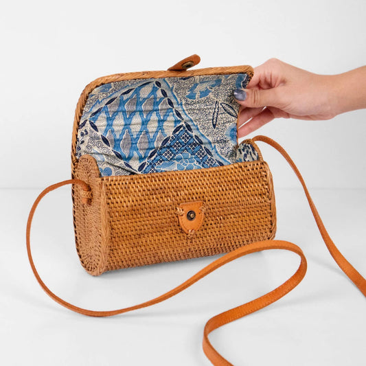 Earthbound - Rounded Clutch
